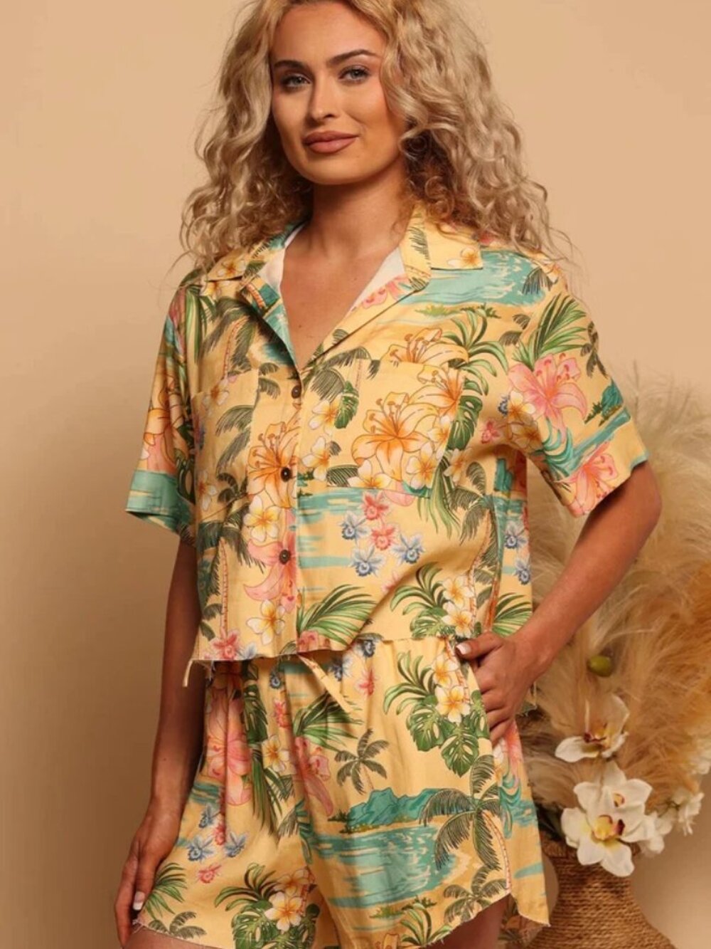 NWT: Shore Classic Tropics Vintage  Linen Blend Vacation Short Set